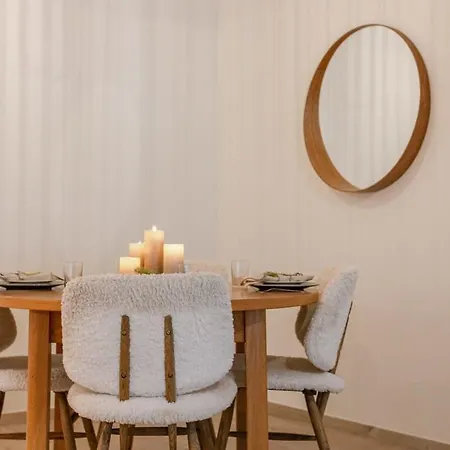 Huswell - Modern 2 Bedroom In Centre Of Apartment