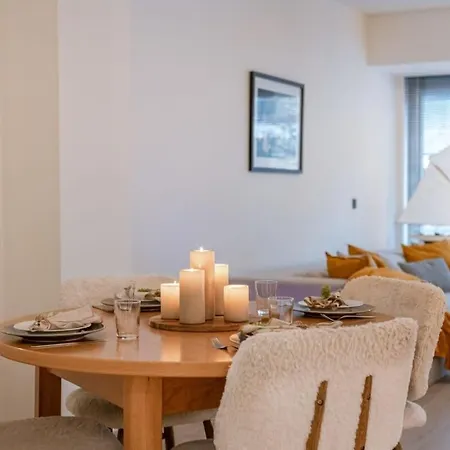 Апартаменты Huswell - Modern 2 Bedroom In Centre Of *